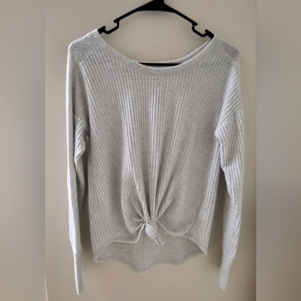 Light Gray Ribbed Knit Sweater with Front Knot